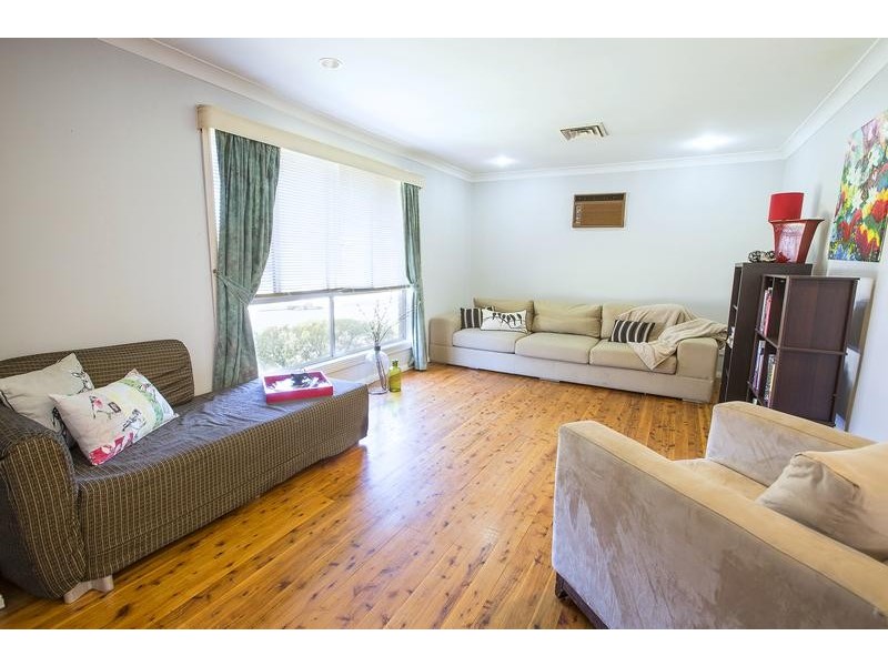 22 Gandell Crescent, South Penrith NSW 2750