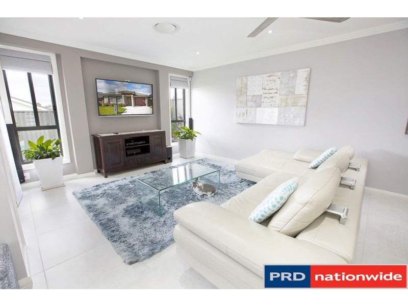 18 Binyang Avenue, Glenmore Park NSW 2745