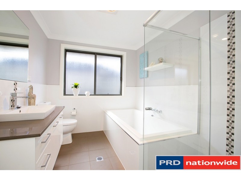 18 Binyang Avenue, Glenmore Park NSW 2745