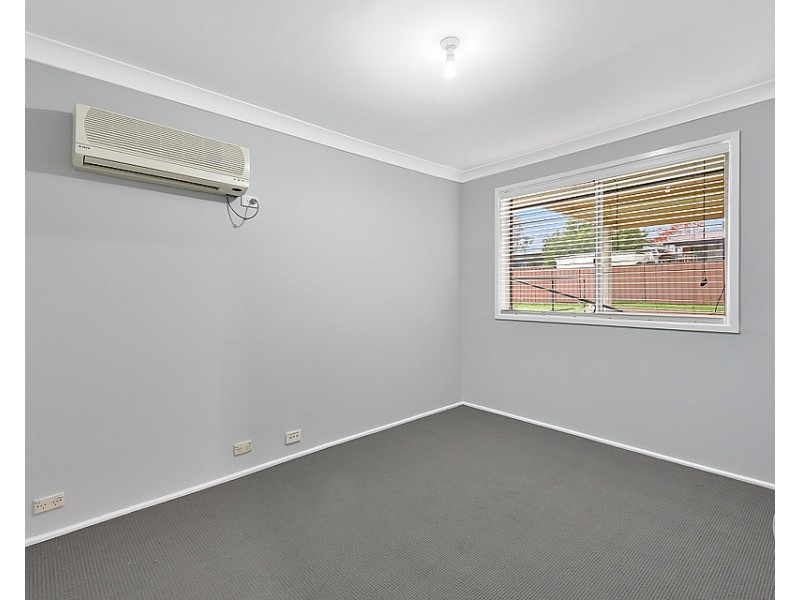 1/4 Paterson Place, Colyton NSW 2760