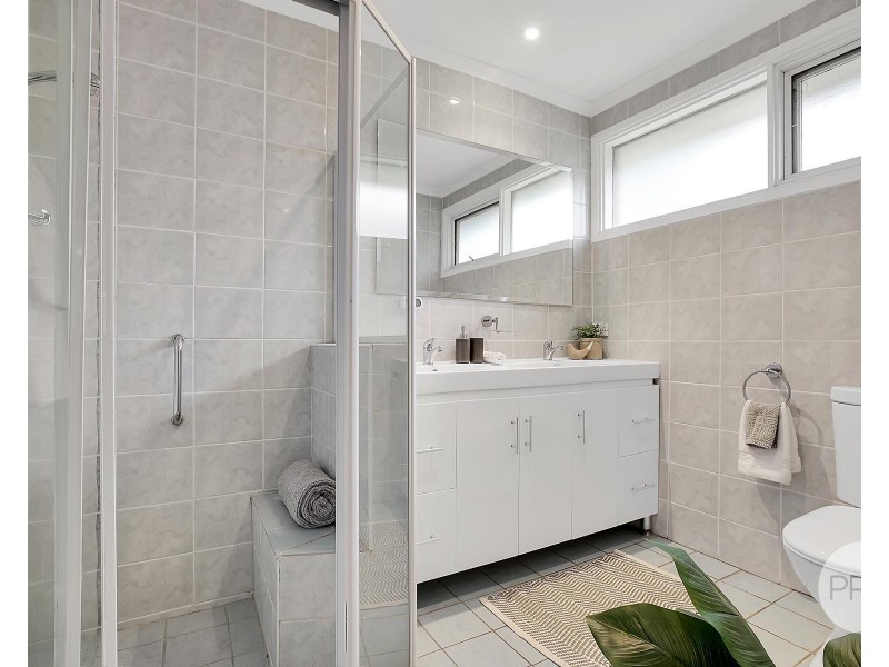 18 Hillview Avenue, South Penrith NSW 2750