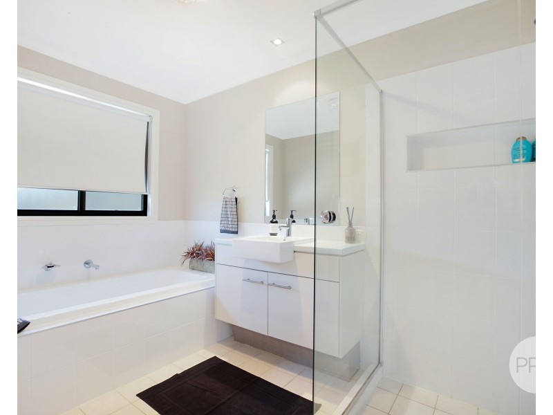 12 Waterside Blvd, Cranebrook NSW 2749