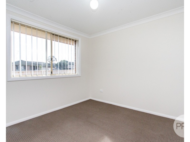 4 Woburn Place, Glenmore Park NSW 2745