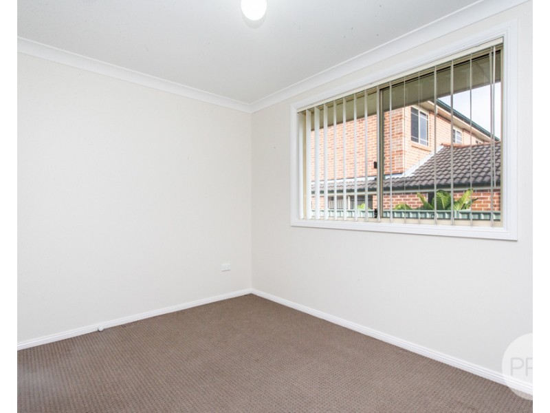 4 Woburn Place, Glenmore Park NSW 2745