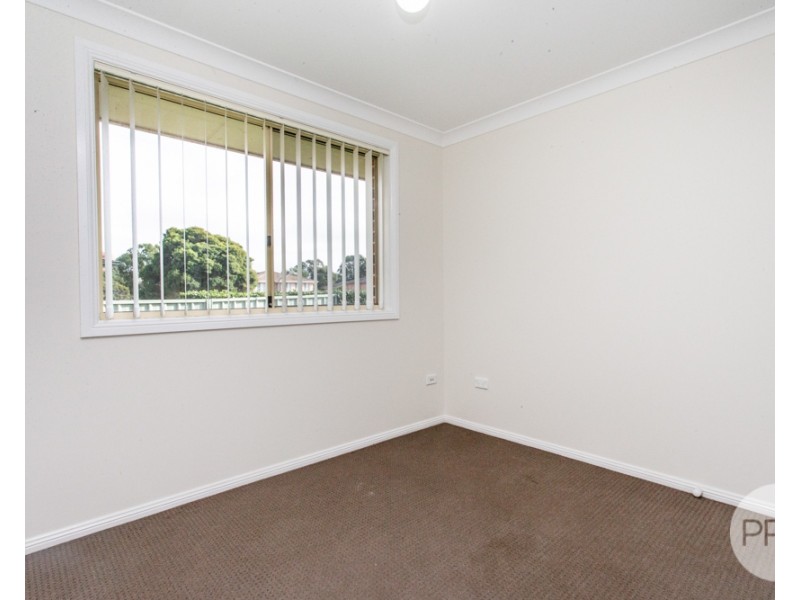 4 Woburn Place, Glenmore Park NSW 2745
