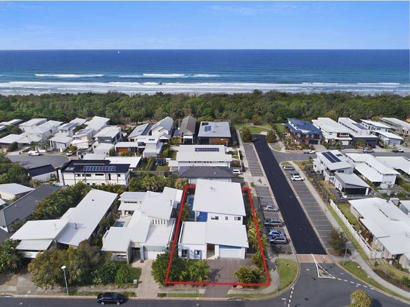 2 Aeolus Lane, Casuarina NSW 2487