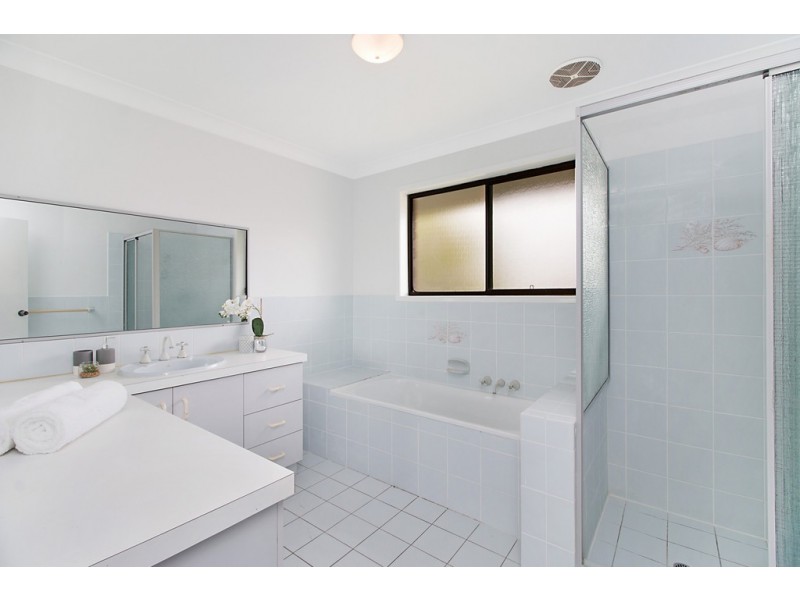 60 Pioneer Parade, Banora Point NSW 2486