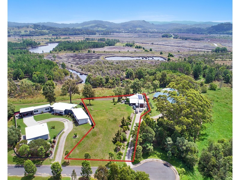 5 North Hill Court, Tanglewood NSW 2488