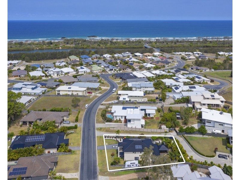 21 Woodfull Crescent, Pottsville NSW 2489