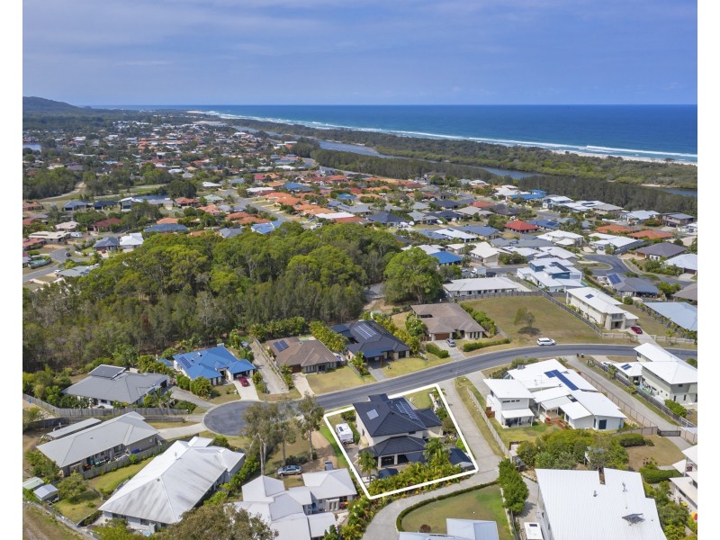 21 Woodfull Crescent, Pottsville NSW 2489