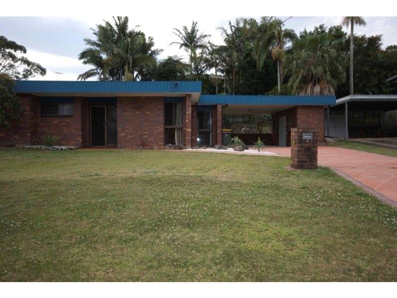 15 Bimbadeen Ave, Banora Point NSW 2486