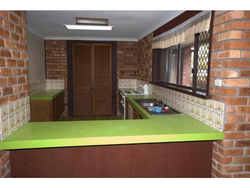 15 Bimbadeen Ave, Banora Point NSW 2486