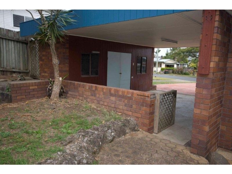 15 Bimbadeen Ave, Banora Point NSW 2486