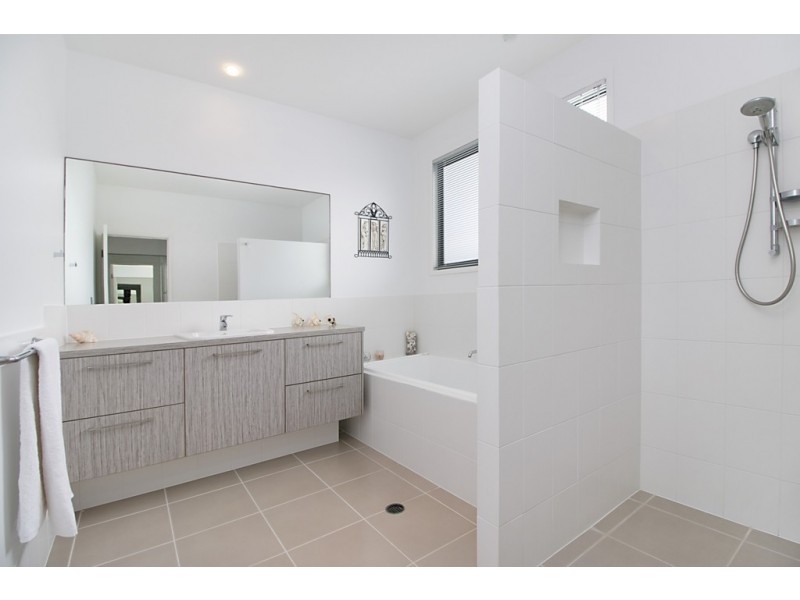 2 Aeolus Lane, Casuarina NSW 2487