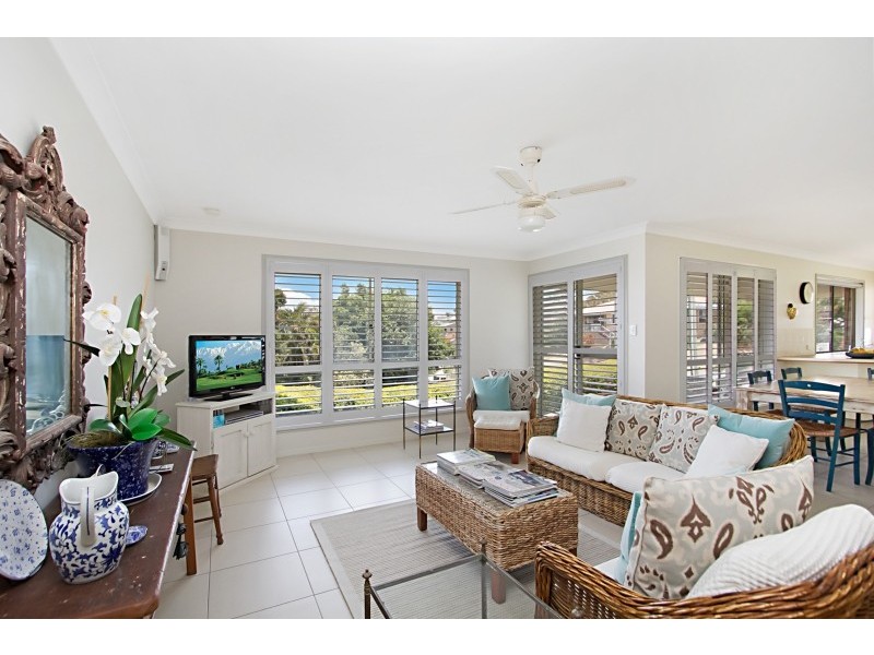 1/12 Mibbin Parade, Banora Point NSW 2486