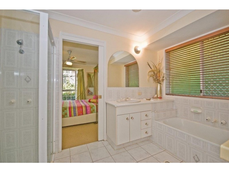 2/85 Lochlomond Drive, Banora Point NSW 2486