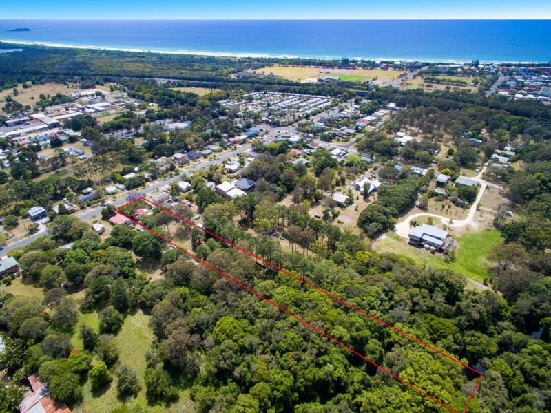 73 Wommin Bay Rd, Chinderah NSW 2487