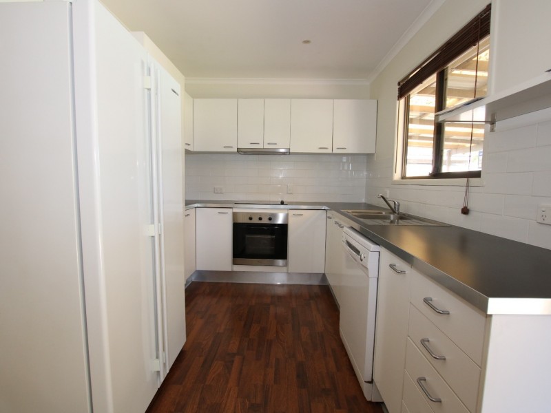 27 Forestwood Street, Crestmead QLD 4132