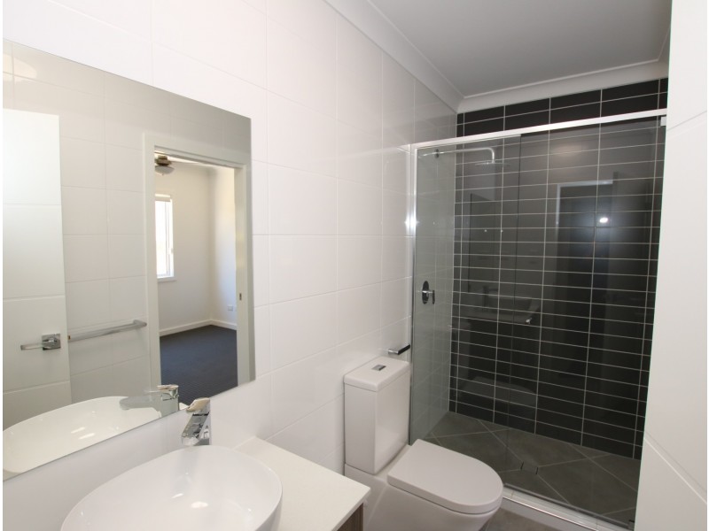 2/12 Waheed Street, Marsden QLD 4132