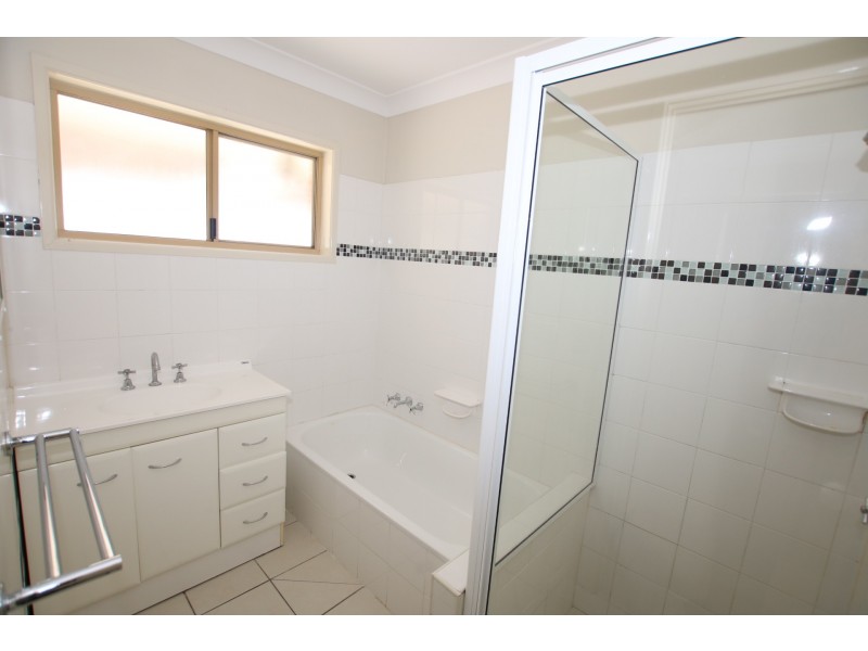 8 Kinchant Street, Marsden QLD 4132