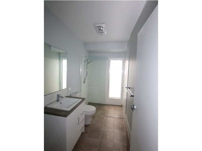 2/11 Biotite Street, Bethania QLD 4205