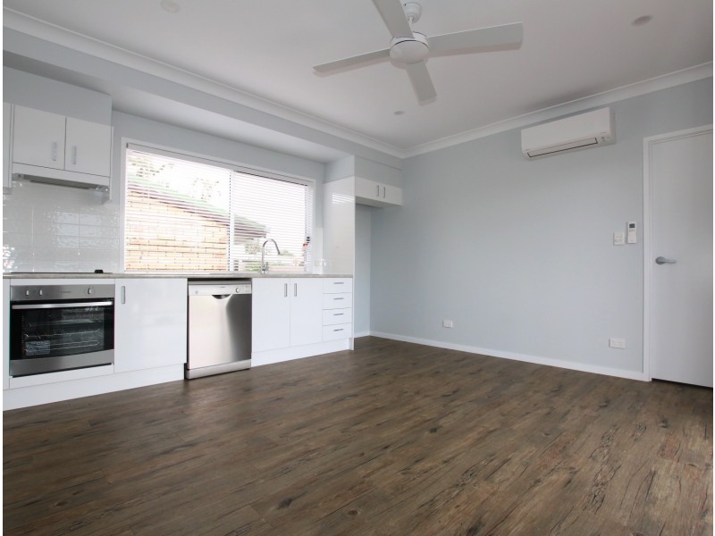 2/11 Biotite Street, Bethania QLD 4205