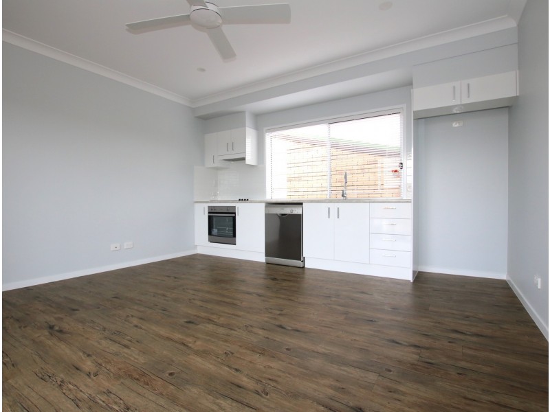 2/11 Biotite Street, Bethania QLD 4205