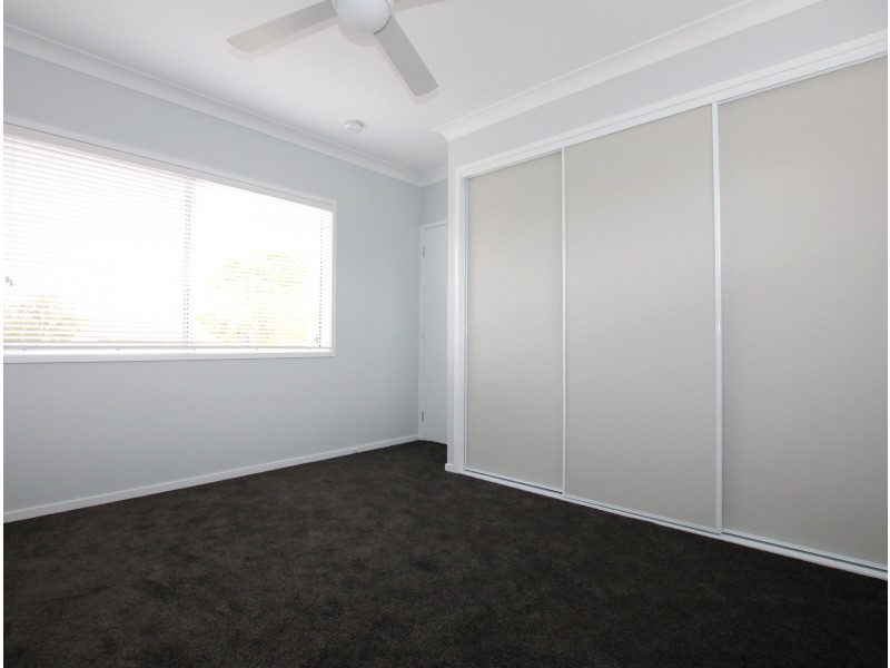 2/11 Biotite Street, Bethania QLD 4205