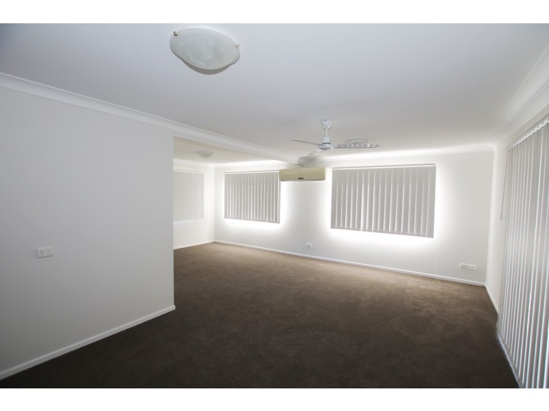 28 Woodash Street, Kingston QLD 4114
