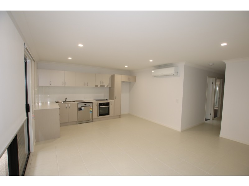 1/16 Ryrie Court, Park Ridge QLD 4125