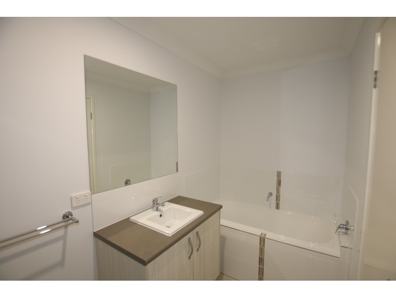 1/16 Ryrie Court, Park Ridge QLD 4125