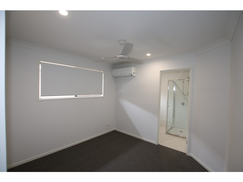 1/16 Ryrie Court, Park Ridge QLD 4125