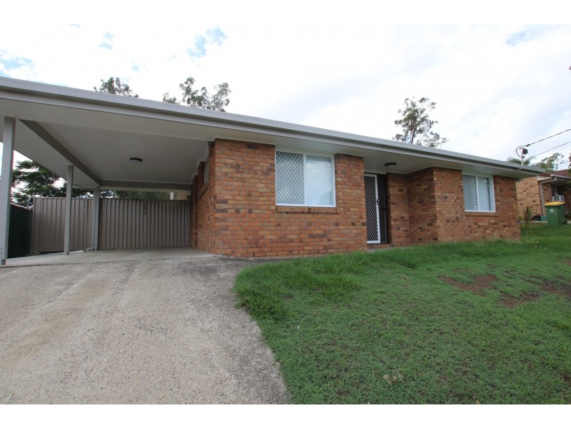 8 Barcrest Court, Crestmead QLD 4132