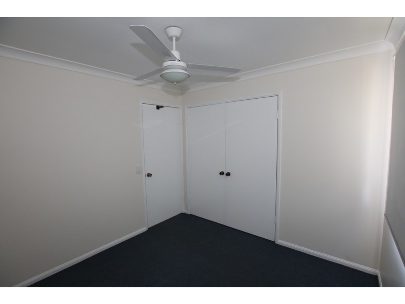 8 Barcrest Court, Crestmead QLD 4132