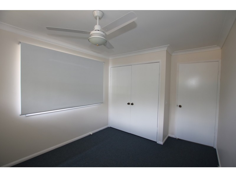 8 Barcrest Court, Crestmead QLD 4132