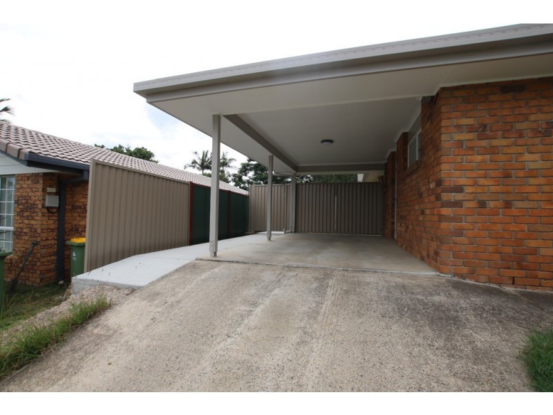 8 Barcrest Court, Crestmead QLD 4132