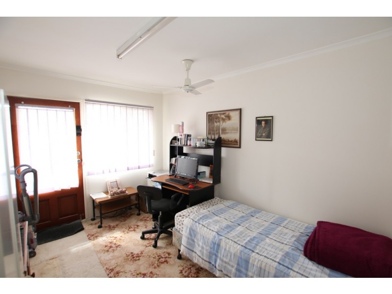 70 Ellen Street, Kingston QLD 4114