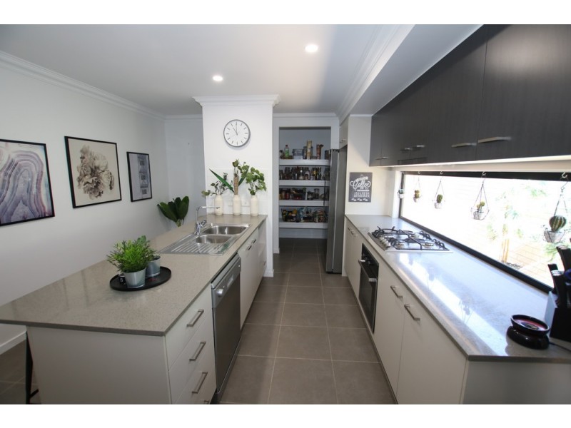 8 Killara Boulevard, Logan Reserve QLD 4133