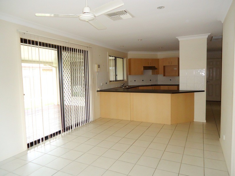 30 Lake Somerset Court, Logan Reserve QLD 4133