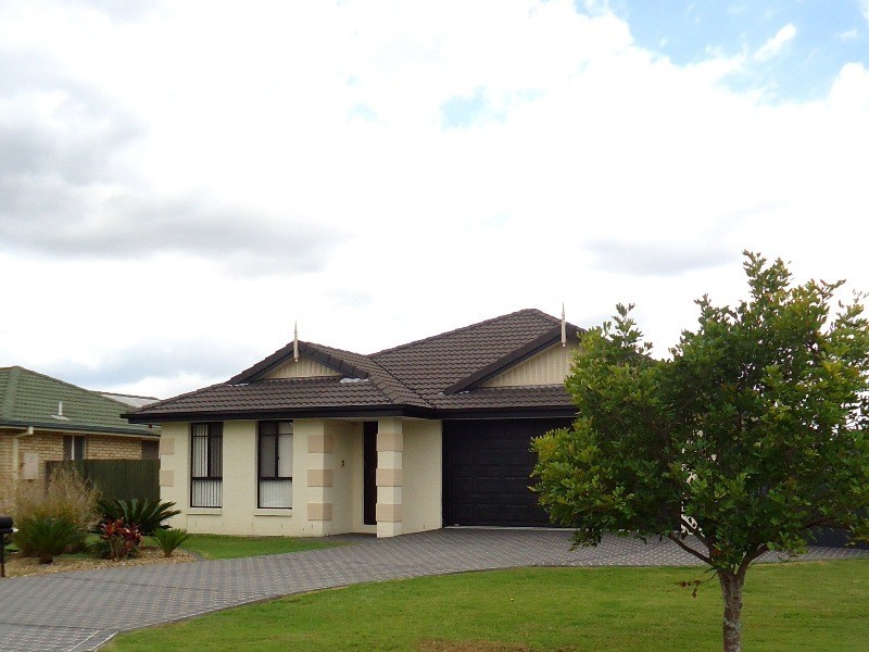 30 Lake Somerset Court, Logan Reserve QLD 4133