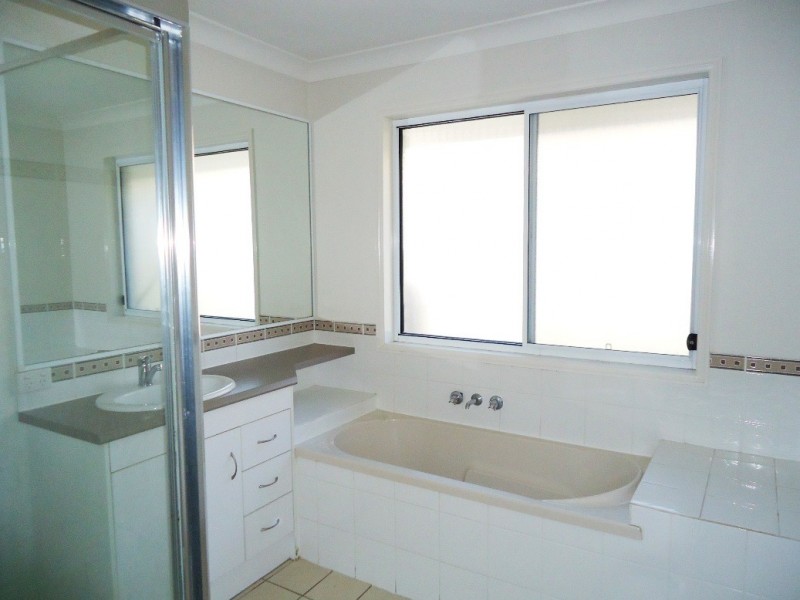 5 Ella Court, Marsden QLD 4132