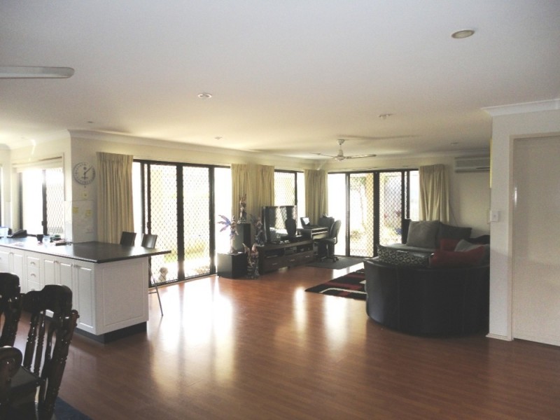 4 Shareece Court, Crestmead QLD 4132