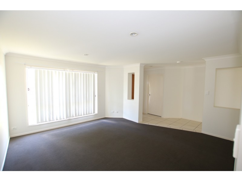 4 Lorikeet Way, Crestmead QLD 4132