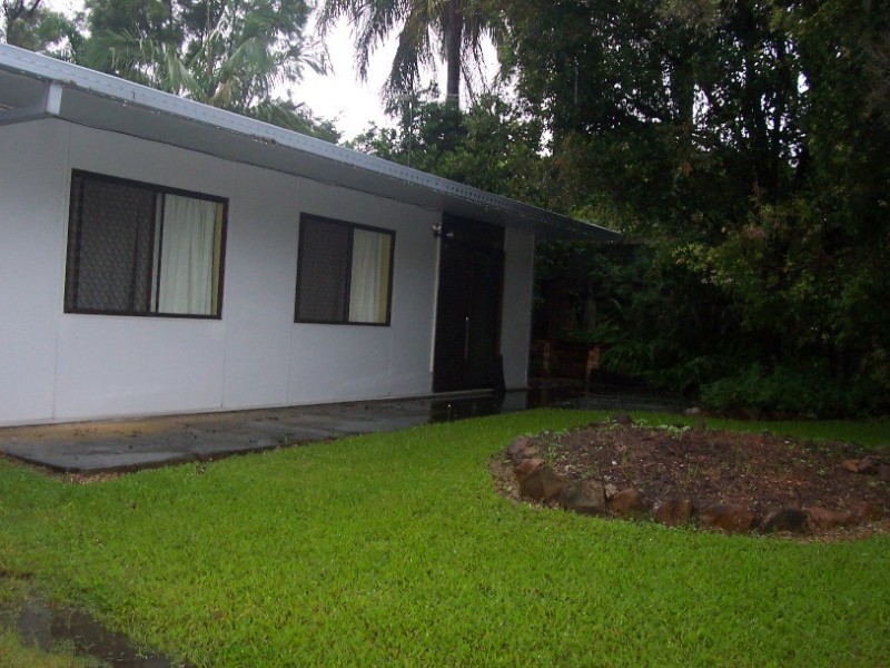 8 Lynelle Street, Marsden QLD 4132