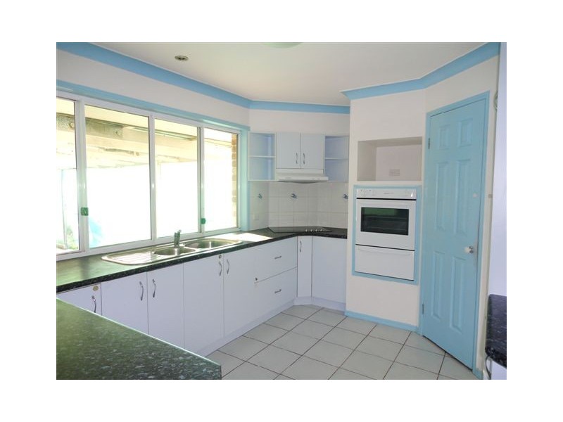 22 Kings Row, Edens Landing QLD 4207