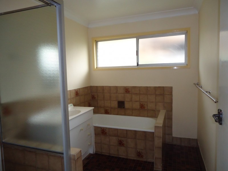 4 Tingi Avenue, Tanah Merah QLD 4128