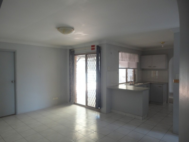 8 Allspice Street, Crestmead QLD 4132