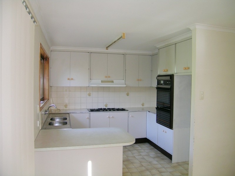 11 Redwood Street, Marsden QLD 4132