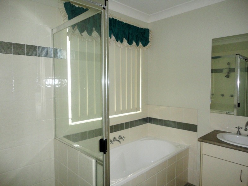 16B Lake Wivenhoe Court, Logan Reserve QLD 4133