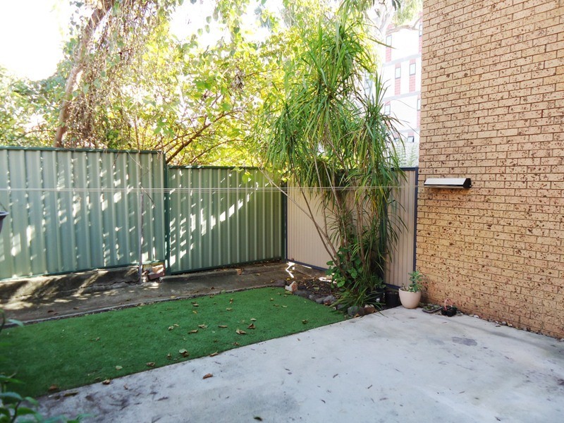 20/18 Defiance Road, Logan Central QLD 4114